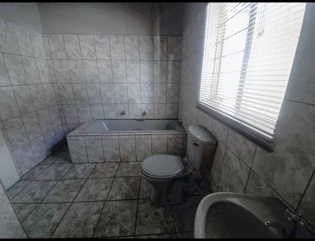 4 BEDROOM HOUSE FOR SALE IN VAALPARK